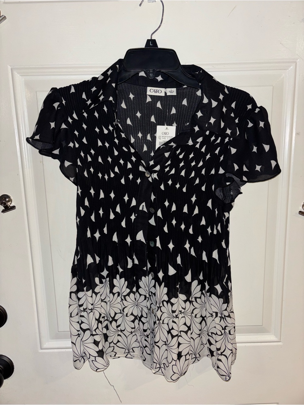 Cato Black & White Patterned Short-Sleeve Button-Down Top